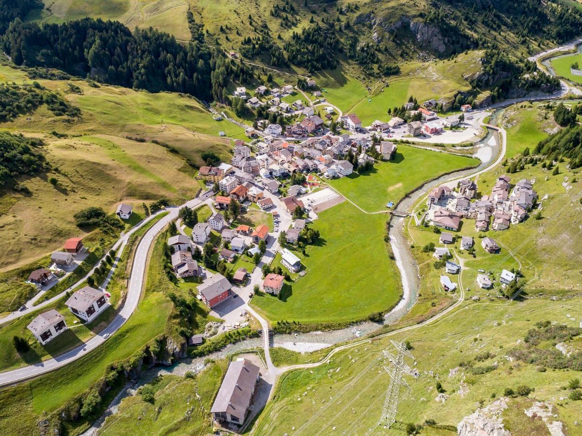 Hotel Grischuna Bivio Exteriör bild